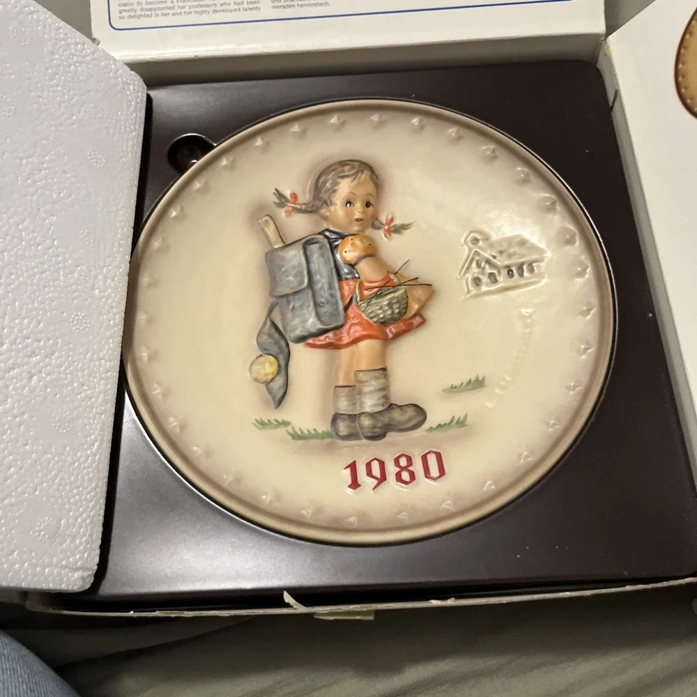 Vintage Hummel Annual Collectible Plate 1980 with Original Box